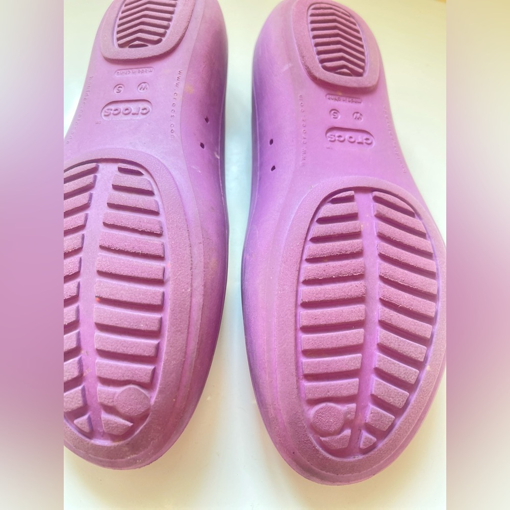 Women's Purple Slip On Crocs Shoes Size 5
$15 Size:5 CROCS - Picture 6 of 7